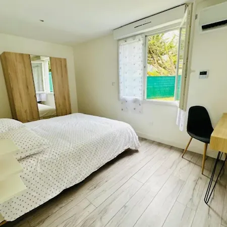 Holiday home 2 With Garden In *